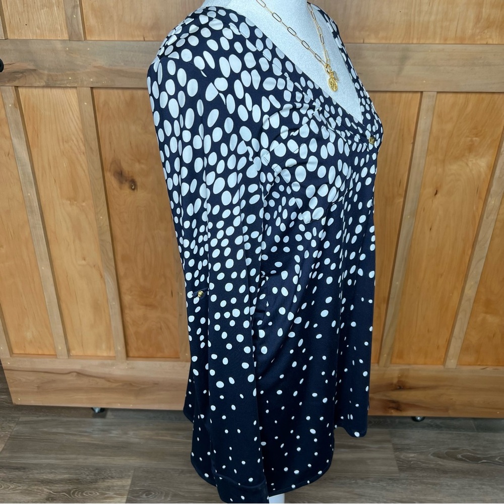 BCBG MAXAZRIA luxury Polka Dot V-Neck Women's Top |  Size - Picture 5 of 12